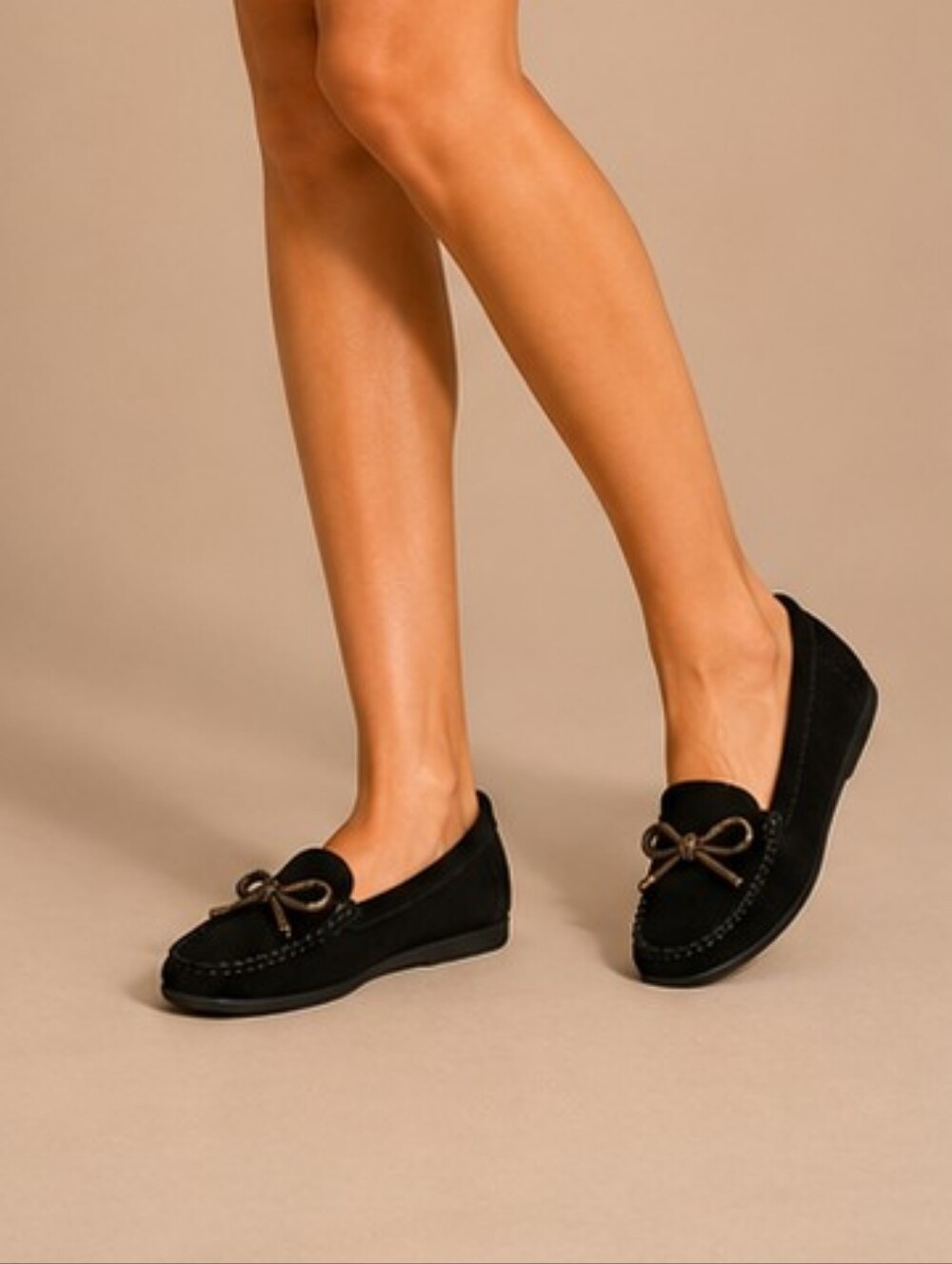 🍈 Daisy Fuentes Black Velvet Loafers Size 8 1/2